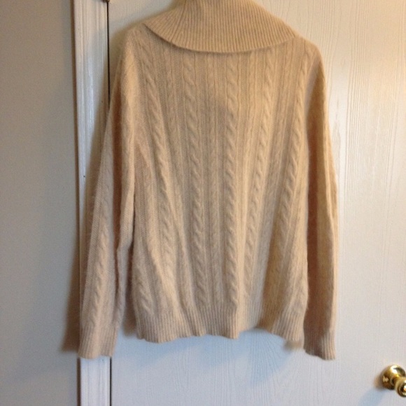 Vineyard Vines Cowl Neck Cream Sweater - Picture 3 of 7
